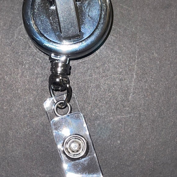 Bling Badge holder with retractable reel. - Picture 4 of 4